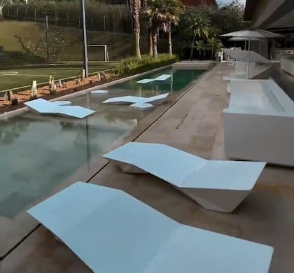 La propiedad de James Rodríguez cuenta con cancha de fútbol, piscina y hasta un cine