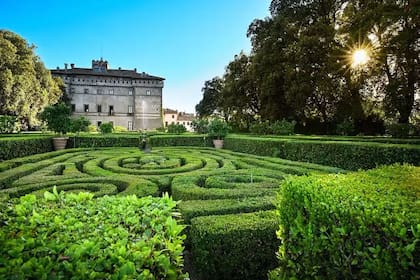 La propiedad pertenece a la familia desde el siglo XVI y conserva un jardín renacentista considerado uno de los tesoros históricos de la finca