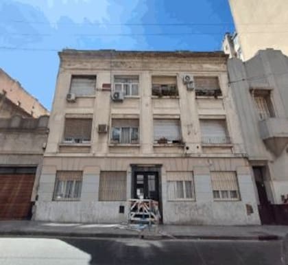 La propiedad se encuentra en Chacabuco al 1146