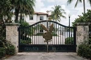 El dueño de la Mansión Playboy vende una lujosa propiedad en Miami Beach