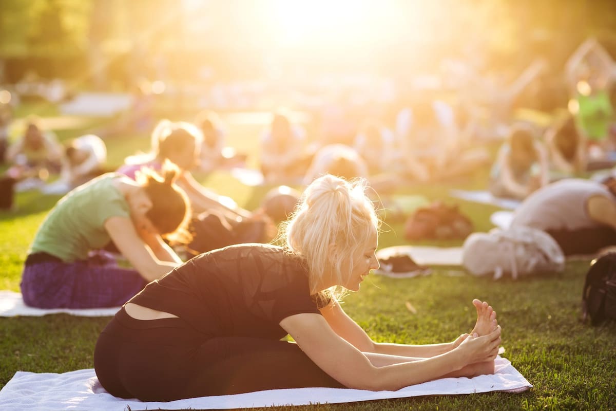 La propuesta cruza disciplinas y públicos: desde yoga y 5 ritmos hasta cocina saludable y biohacking