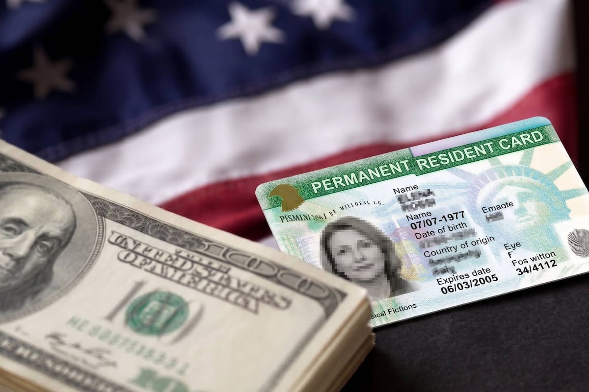 La propuesta de Uscis encarece el camino a la ciudadanía estadounidense para titulares de green card