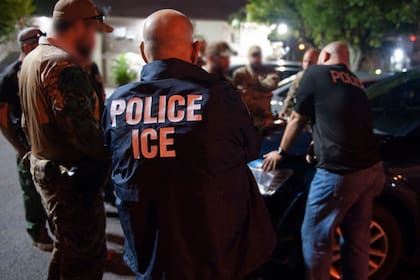 La propuesta en Houston otorgaría mayor poder a los oficiales de la Policía para decidir cuándo deben contactar a los agentes migratorios del ICE