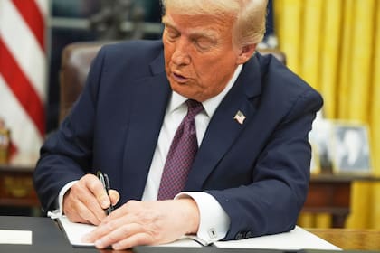 La propuesta presupuestaria de Trump reduce casi a la mitad el presupuesto del Departamento de Vivienda y Desarrollo Urbano (HUD)