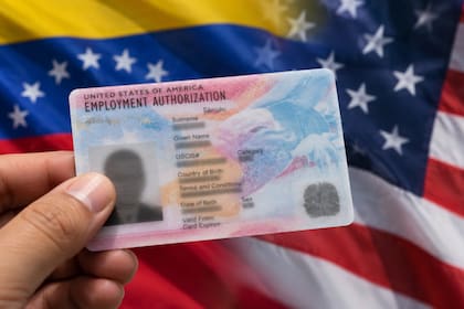 La prórroga automática solo comprende papeles expedidos hasta el 5 de febrero de 2025 y a quienes completaron la reinscripción correspondiente