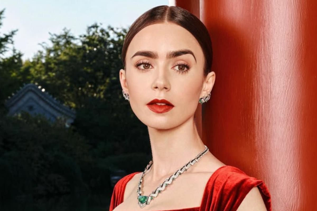 La protagonista de Emily en París, Lily Collins, se convirtió en madre y compartió la primera foto de su hija (Foto: Instagram @lilyjcollins)
