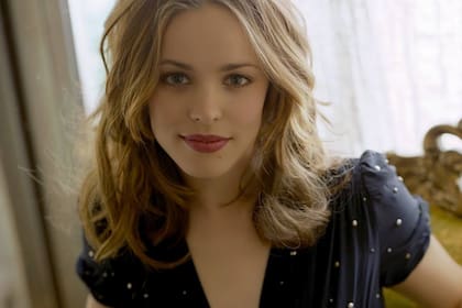 La protagonista de Spotlight, El diario de Noa y Sherlock Holmes, de 39 años, está en pareja desde hace dos años con el guionista Jamie Linden