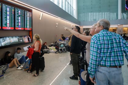 La protesta de los controladores aéreos dispone horarios en 18 días de junio donde no habrá vuelos nacionales, internacionales o ambos