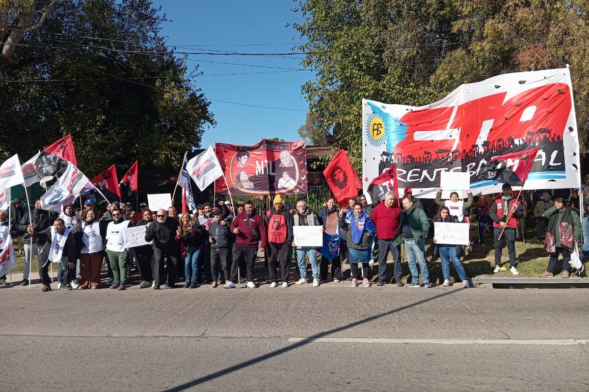 La protesta del Frente Barrial de la CTA, frente al country Don Segundo, en Moreno