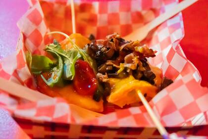 La provoleta se puede elegir en su versión clásica o ahumada.