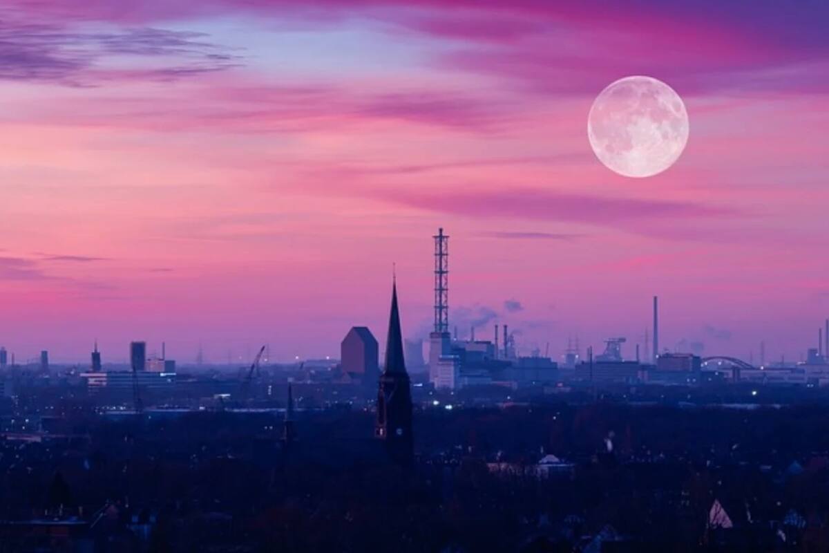La próxima luna llena será Luna Rosada