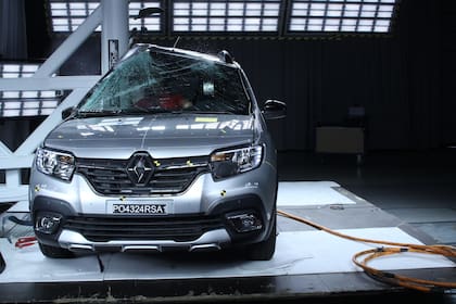 La prueba de impacto lateral de LatinNCAP del Sandero