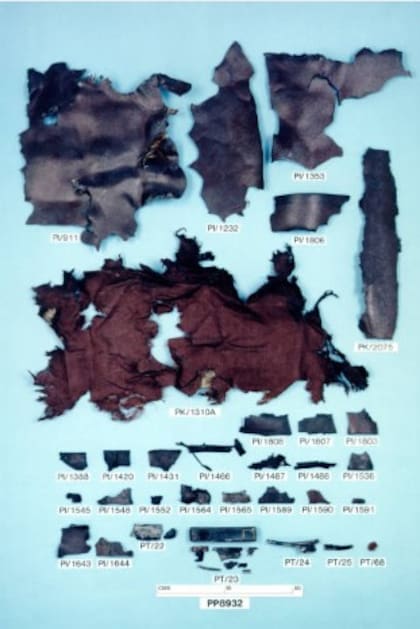La prueba de la ropa que estaba en la misma valija que la bomba (Foto: Getty Images)