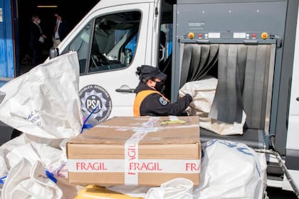 La PSA controla los envíos internacionales de encomiendas