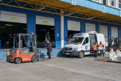 La PSA utiliza un escaner móvil para controlar las encomiendas