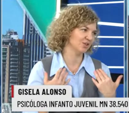 La psicóloga infantojuvenil Gisela Alonso en los estudios de LN+