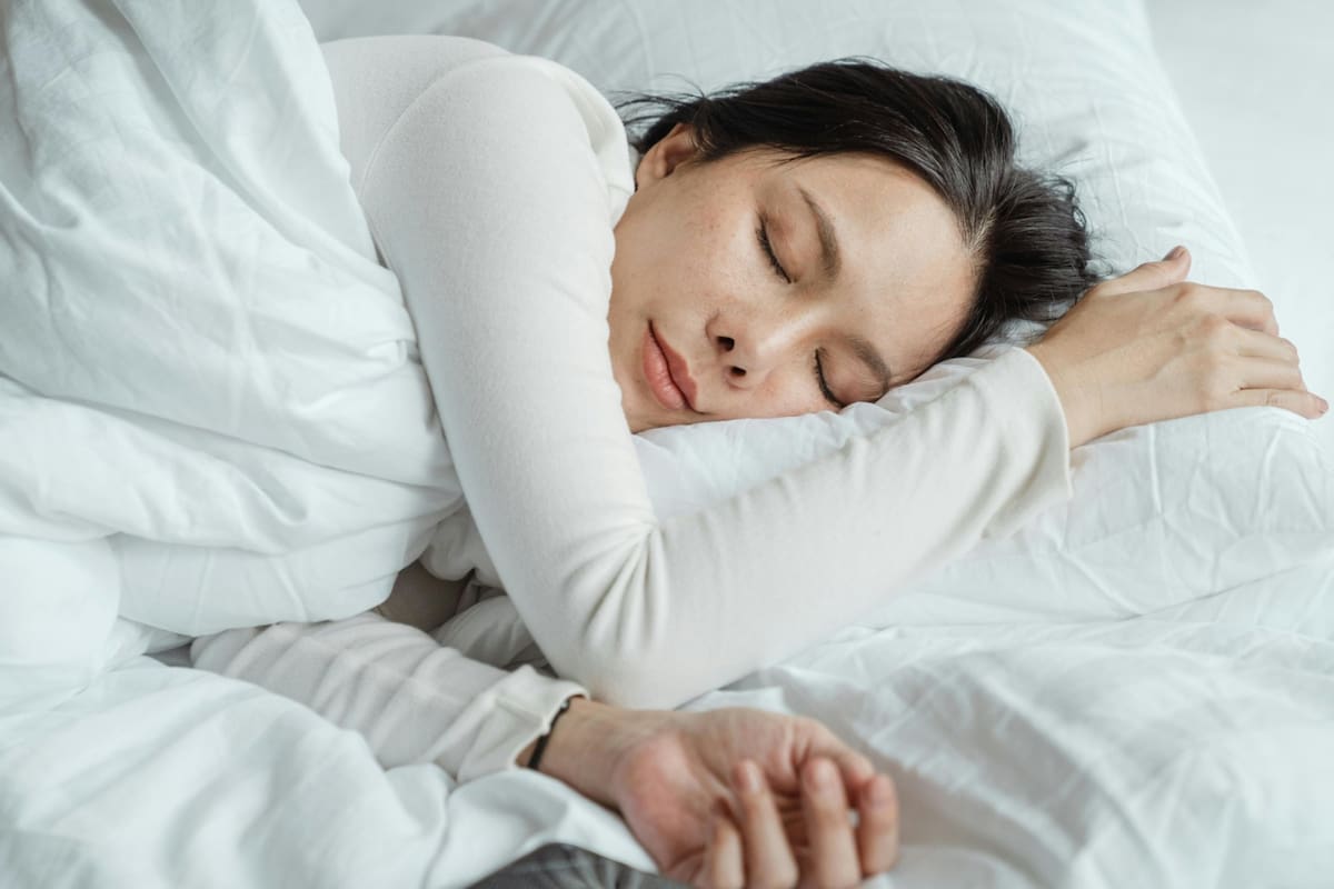 La psicóloga reveló una técnica de cuatro pasos para conciliar el sueño de forma rápida