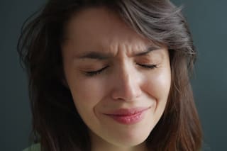 Los expertos en psicología coinciden: las personas que lloran al enfrentar situaciones difíciles tienen dificultades para gestionar emociones intensas