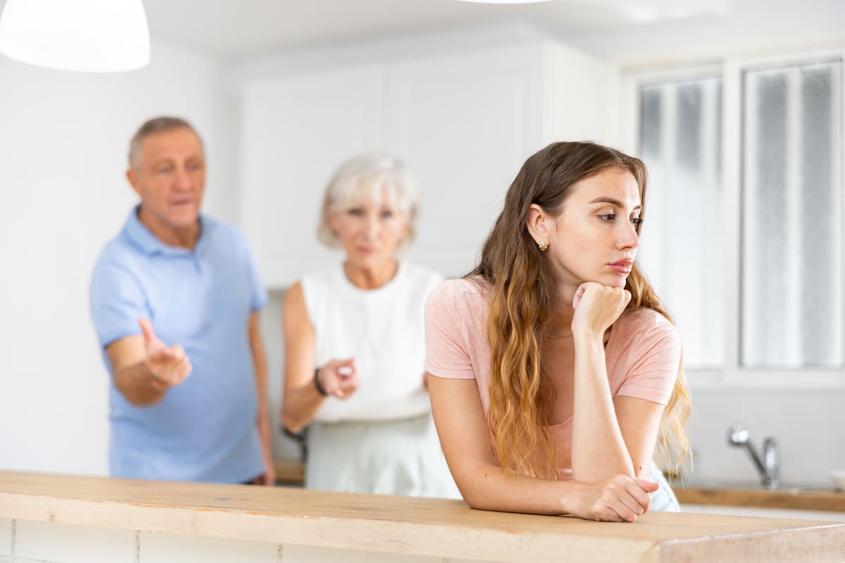 Regresar a vivir con los padres: expertos en psicología analizan el complejo proceso de transición y su impacto en el estrés Regresar a vivir con los padres: expertos en psicología analizan el complejo proceso de transición y su impacto en el estrés