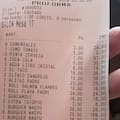 Se quejó por el precio de una cena y publicó el ticket en redes sociales, pero un detalle le jugó en contra: “Miserable”