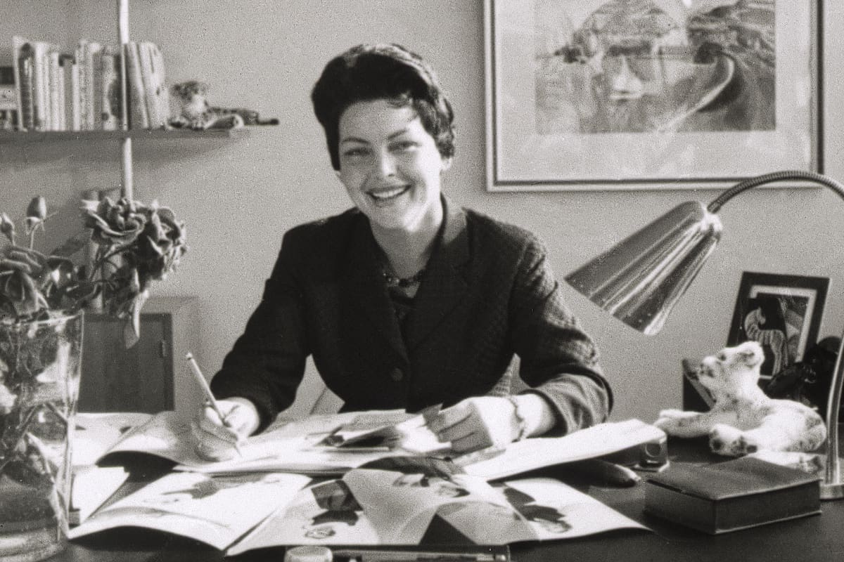 La publicación nació en Alemania cuando su fundadora, Aenne Burda, le reclamó a su esposo el manejo de la revista de moda que él había ideado para su amante