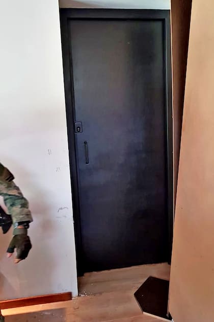 La puerta de la bóveda que contenía el armamento