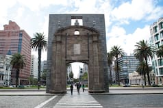 Uruguay, el país sudamericano con estabilidad que recibió un “éxodo de argentinos”