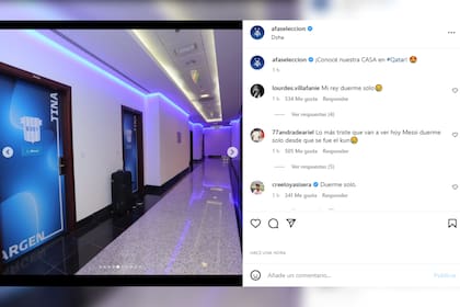 La puerta de la habitación de Messi en Doha (Foto: Instagram @afaseleccion)