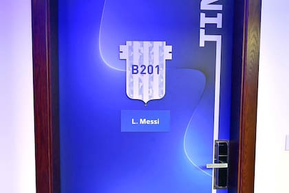 La puerta de la habitación donde dormía Lionel Messi en Qatar
