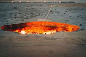 "La Puerta del Infierno", así es como se conoce al cráter de Darvaza, ubicado en el norte de la antigua república soviética de Turkmenistán