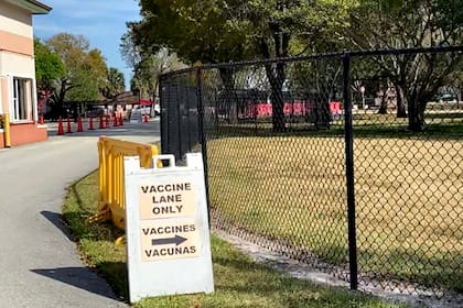 La puerta del Markham Park, uno de los puntos de vacunación en Miami
