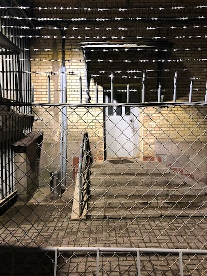 La puerta que llevó al hombre al encuentro con su cita