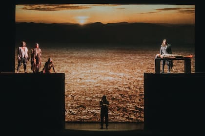 La puesta de Patagonia en los teatros de Chile que a Buenos Aires, a pocas semanas de su estreno, llegó en formato sinfónico