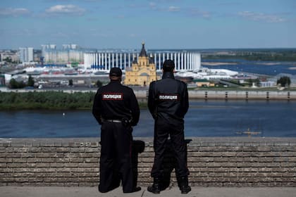 El estadio de Nizhny Novgorod está situado detrás de la Catedral de Alexandr Nevskiy