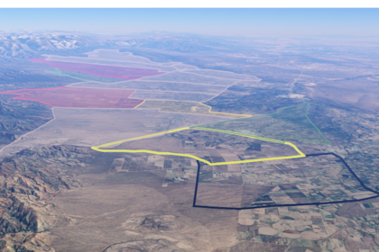 La que se ve más abajo, en negro, es Pampa El Cepillo; la amarilla es Paraje Altamira