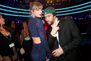 La química entre Taylor Swift y Bad Bunny trascendió y se volvió viral: ahora sus fans quieren verlos actuar juntos