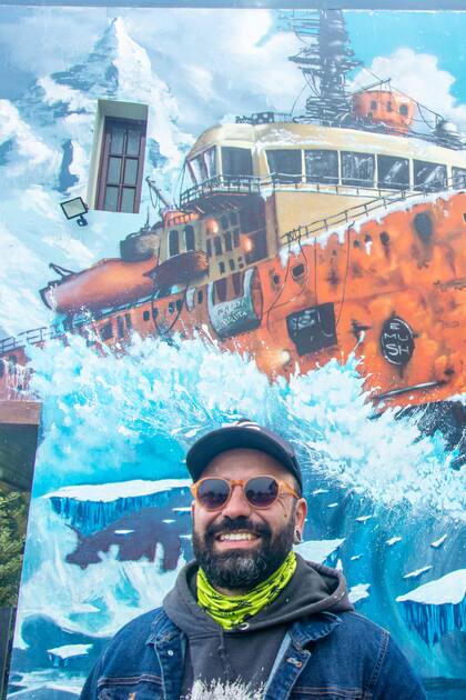 "Trenzar raíces", hermoso mural de Gabriel López Demarco en la ciudad más austral del mundo