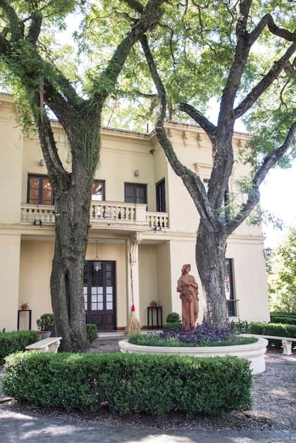 La Quinta El Ombú es hoy la Secretaría de Educación y Deporte de San Fernando y está a apenas 150 metros del Museo Ciudad de San Fernando de la Buena Vista. Una opción es visitar ambos lugares.