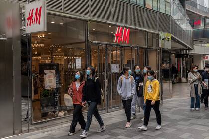 La rama juvenil del Partido Comunista llamó a hacer un boicot contra H&M