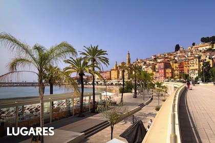 La rambla de Menton Garavan conduce al centro histórico de la ciudad