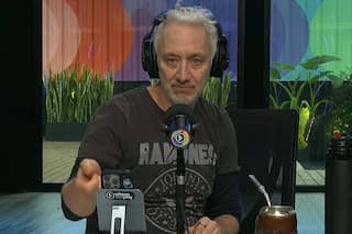 La reacción de Andy Kusnetzoff al enterarse al aire de la muerte del Indio Solari