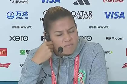 La reacción de Ghizlane Chebbak, capitana del conjunto marroquí, tras escuchar la pregunta del reportero