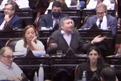 La reacción de Máximo Kirchner en medio de los discursos de Cristian Ritondo y Mario Negri, que respondieron a sus palabras