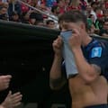 La reacción de Valverde cuando Bielsa lo sacó en el inicio del segundo tiempo contra España