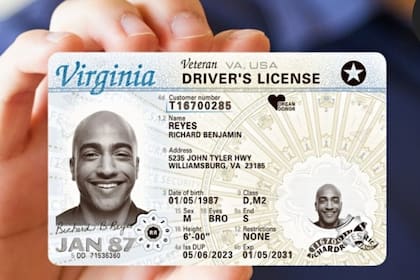 La Real ID de Virginia es una versión opcional y mejorada de la licencia de conducir o tarjeta de identificación; tiene una estrella en la esquina derecha