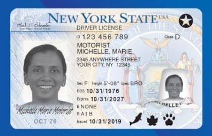 La Real ID tiene el distintivo de una estrella en la parte superior derecha de la tarjeta
