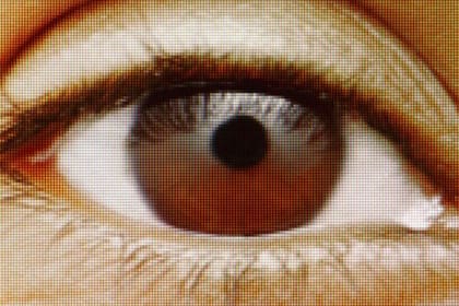 La realidad paralela muestra mensajes distintos en una misma pantalla, según quién la mire