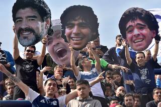 En La Plata, Maradona fue el corazón de una fiesta, más allá de la derrota