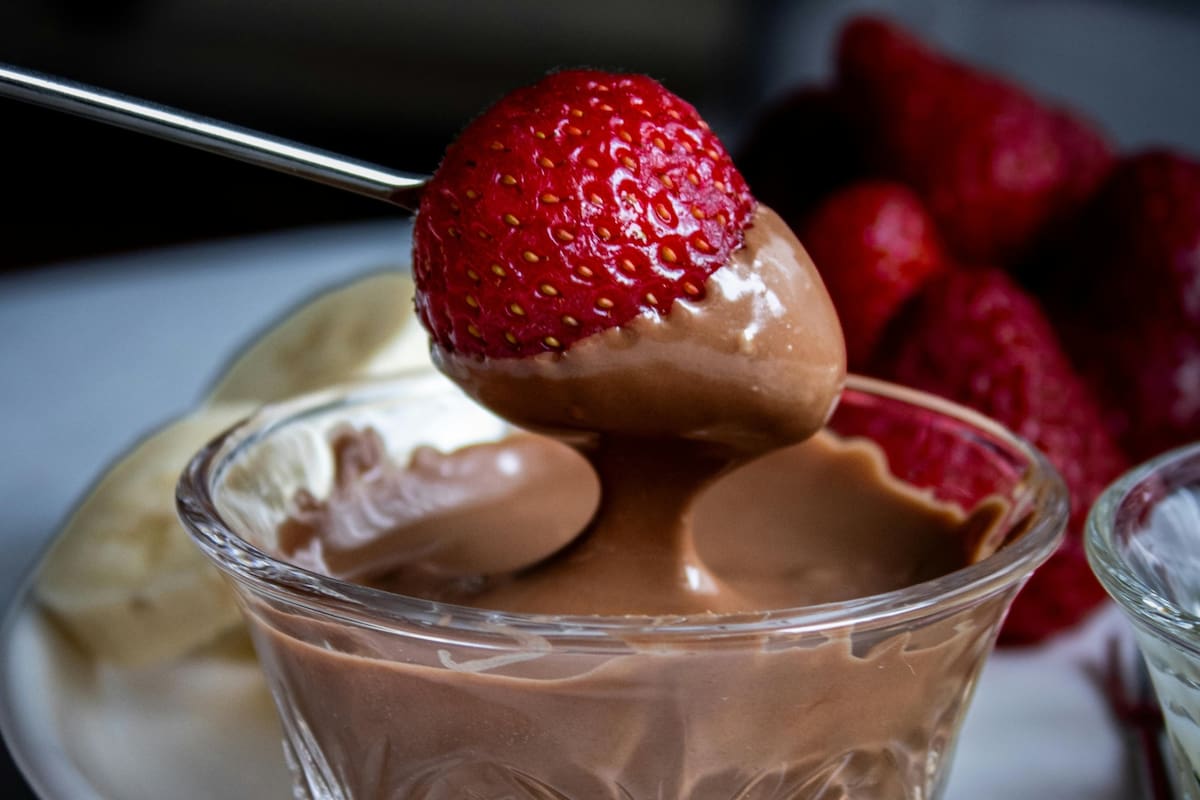 La receta afrodisíaca ideal para San Valentín que combina frutillas y chocolate