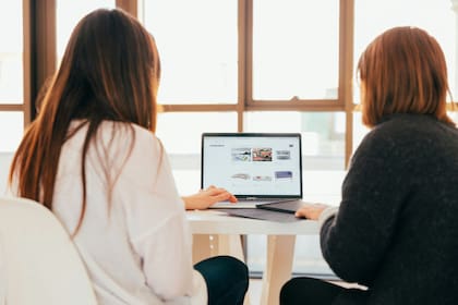 La recomendación de la IA es integrar conocimientos digitales para las diversas carreras